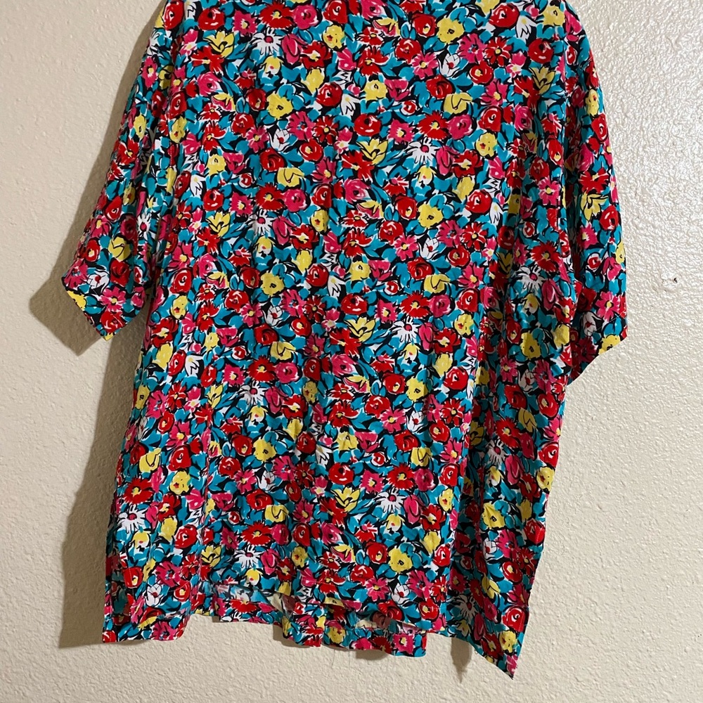 Compagnie Internationale Express  Floral Button  Top - Picture 2 of 8
